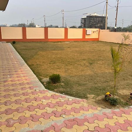 Shrinath Residency Hotel Greater Noida Luaran gambar