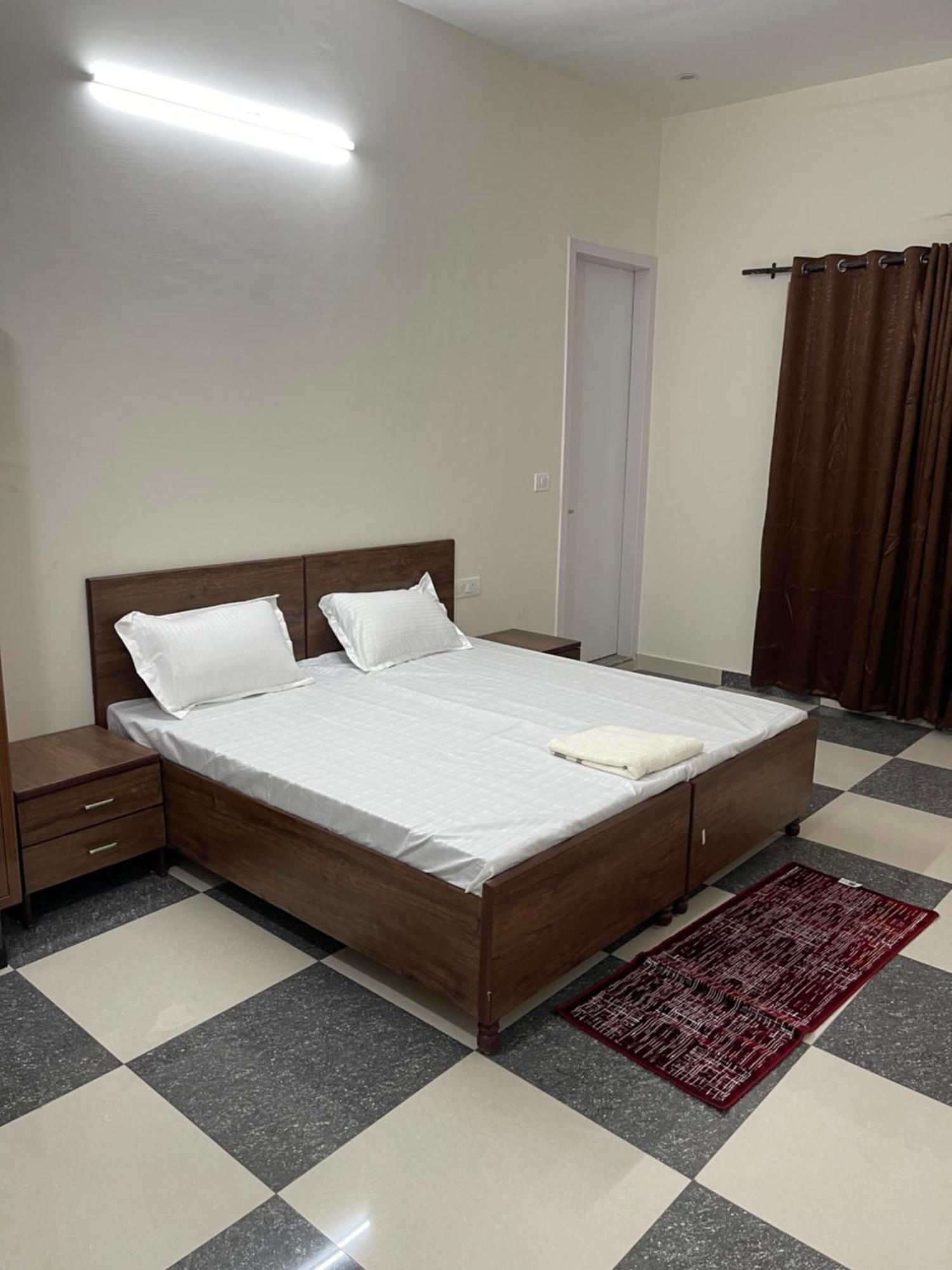 Shrinath Residency Hotel Greater Noida Luaran gambar