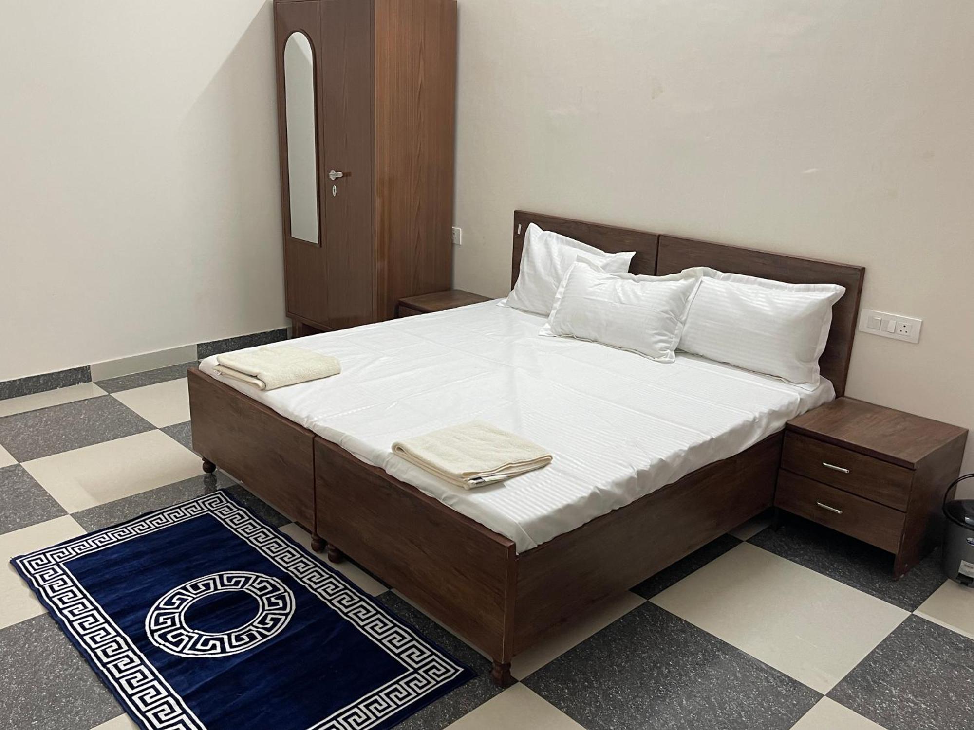 Shrinath Residency Hotel Greater Noida Luaran gambar