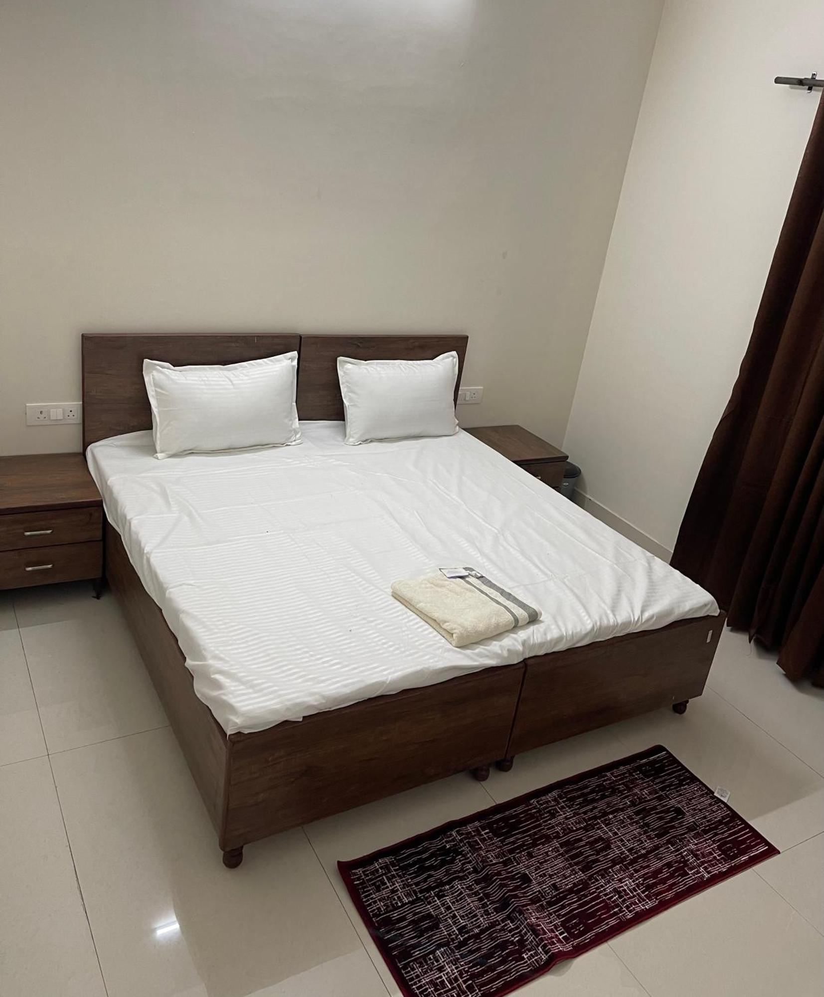 Shrinath Residency Hotel Greater Noida Luaran gambar